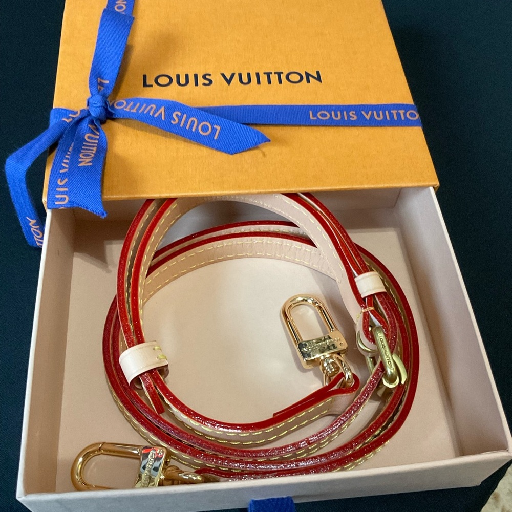 Louis Vuitton Cross body Vachetta leather strap